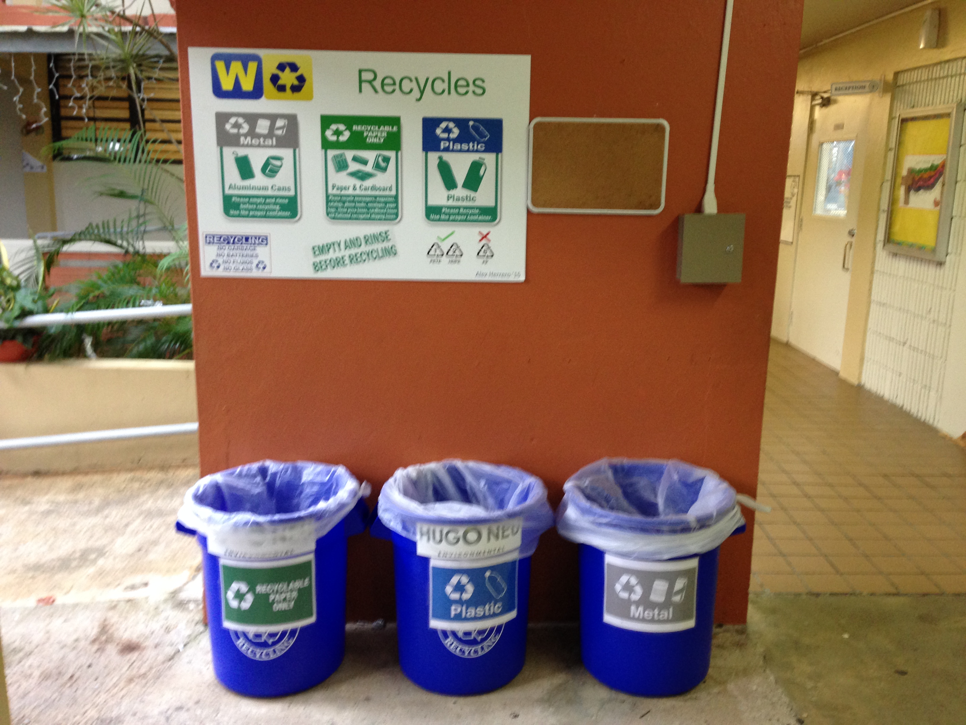Recycling station with bins
