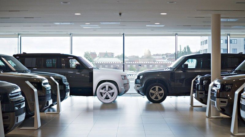 Stratus showroom — Land Rover spatial demo